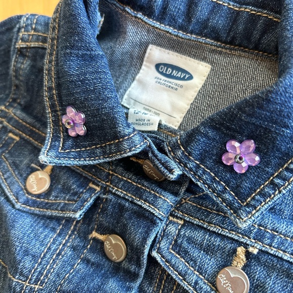 Nwot Old Navy denim jacket with flower studs - Picture 2 of 4